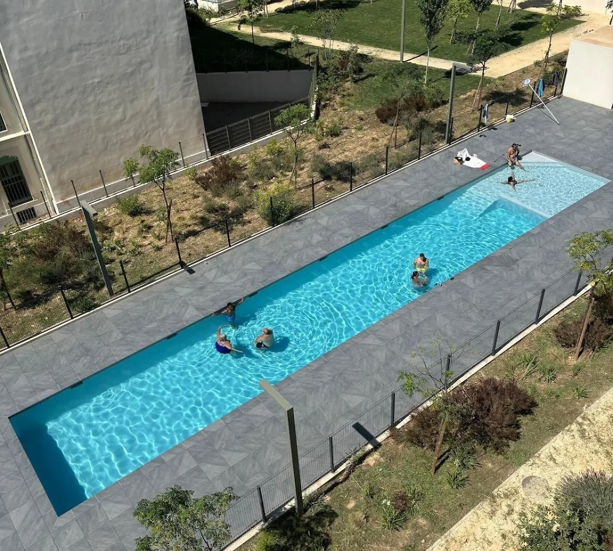 Appart T2 Avec Piscine Et Climatisation A St Just Marseille